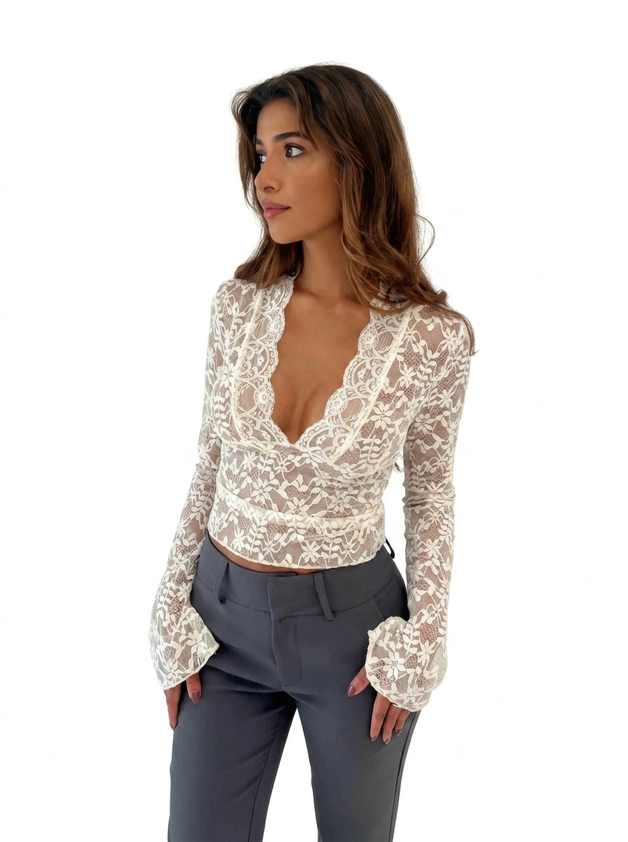 Damen-Spitzenoberteil mit V-Ausschnitt und ausgestellten Ärmeln-Women blouse-Alpenkind