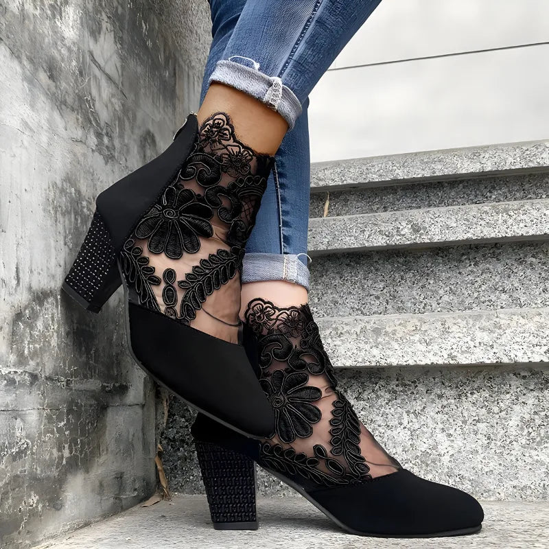 Damen-Stiefeletten aus Spitze mit Blockabsatz-Footwear for women-Alpenkind