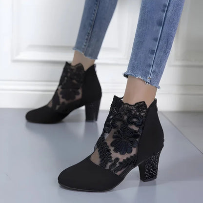 Damen-Stiefeletten aus Spitze mit Blockabsatz-Footwear for women-Alpenkind