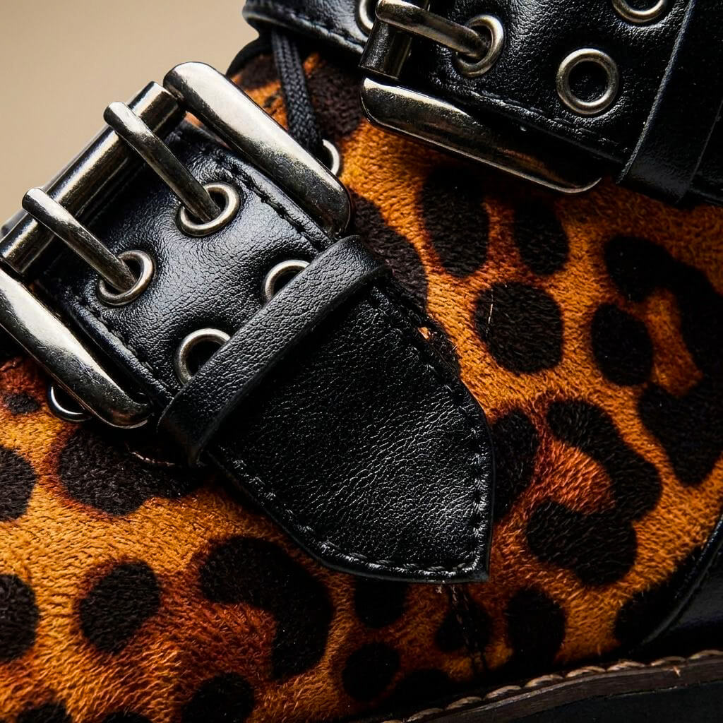 Damen-Stiefeletten mit Leopardenmuster und Schnallenriemen-Footwear for women-Alpenkind