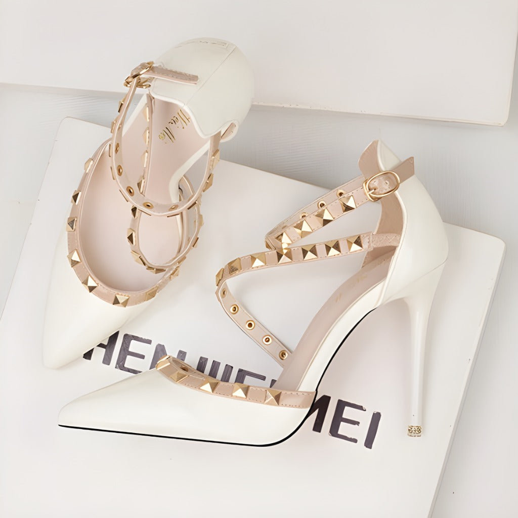 Damen-Stilettos mit spitzer Zehenpartie und Nieten-Footwear for women-Alpenkind