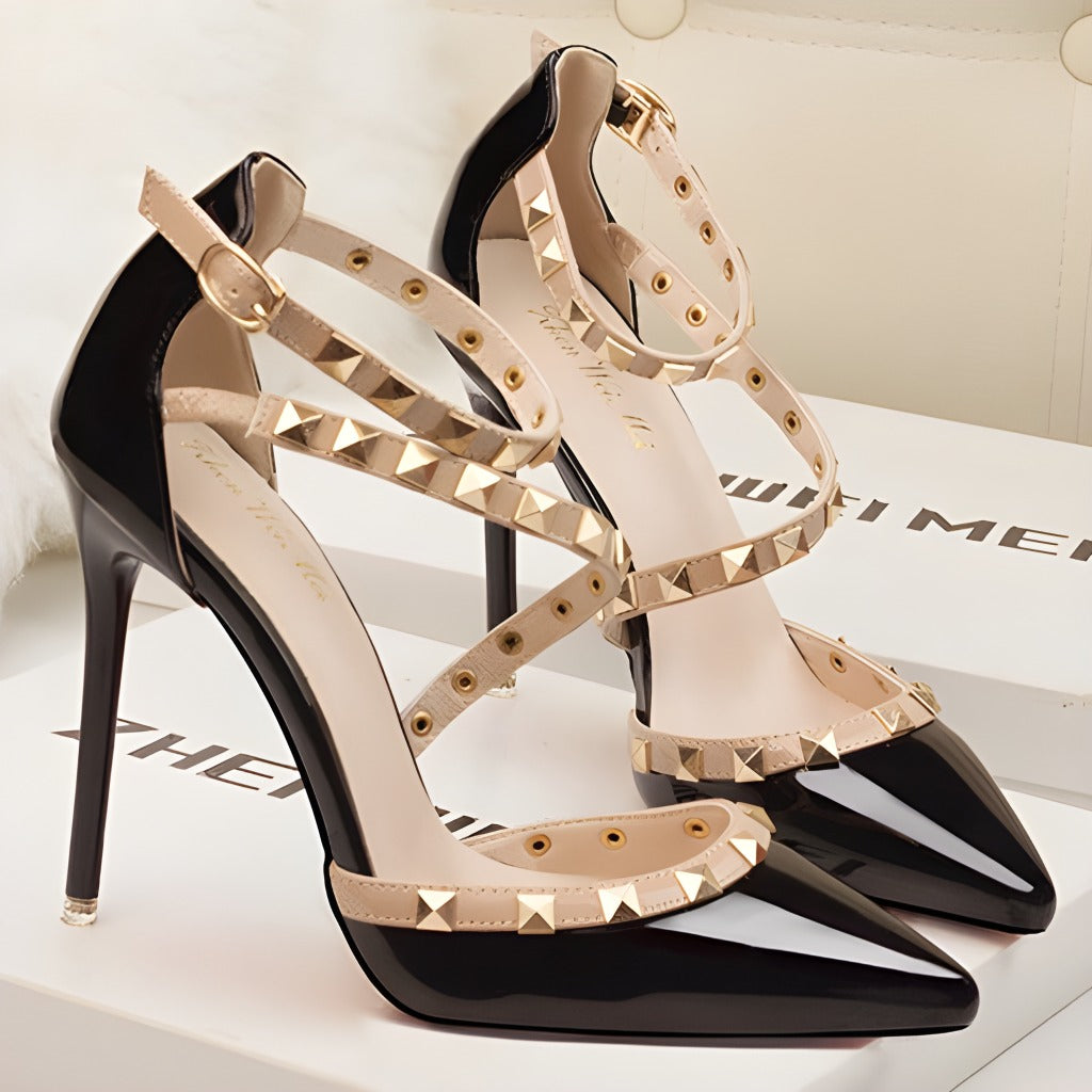 Damen-Stilettos mit spitzer Zehenpartie und Nieten-Footwear for women-Alpenkind