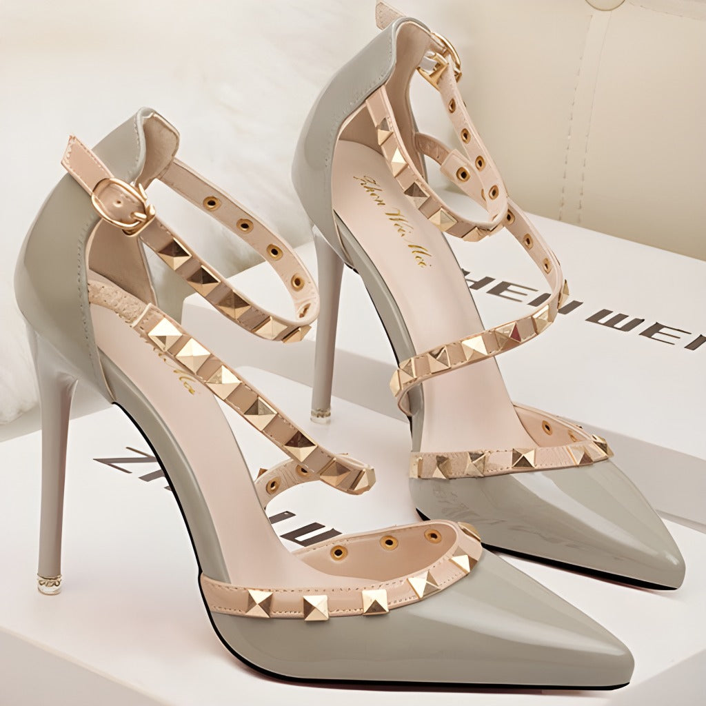 Damen-Stilettos mit spitzer Zehenpartie und Nieten-Footwear for women-Alpenkind
