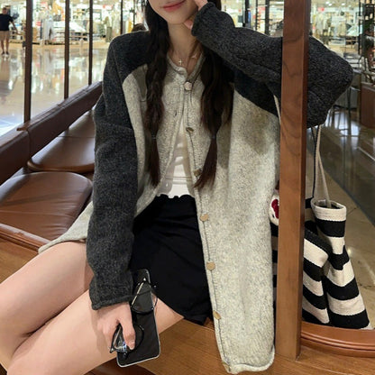 Damen Strickjacke mit Knopfleiste und kontrastierenden Ärmeln