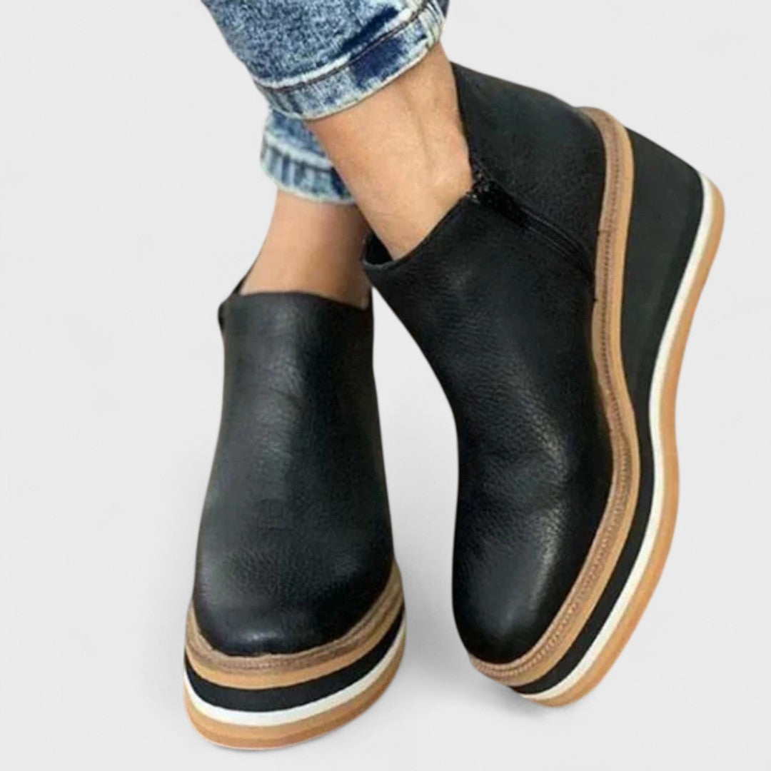 Damen-Wedges-Stiefeletten aus Wildlederimitat-Footwear for women-Alpenkind