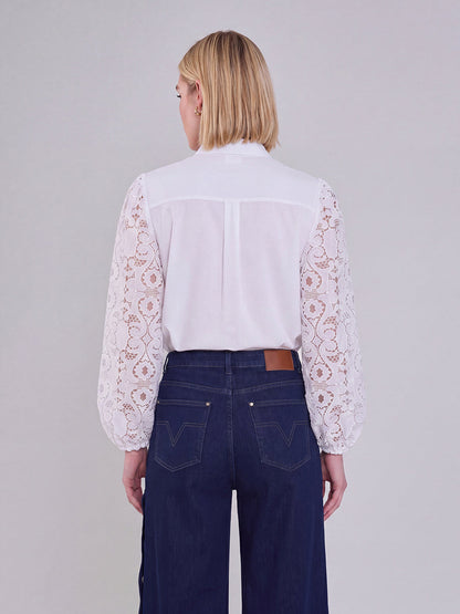 Damenbluse mit Spitzenärmeln und Knopfleiste-Blouses for women-Alpenkind