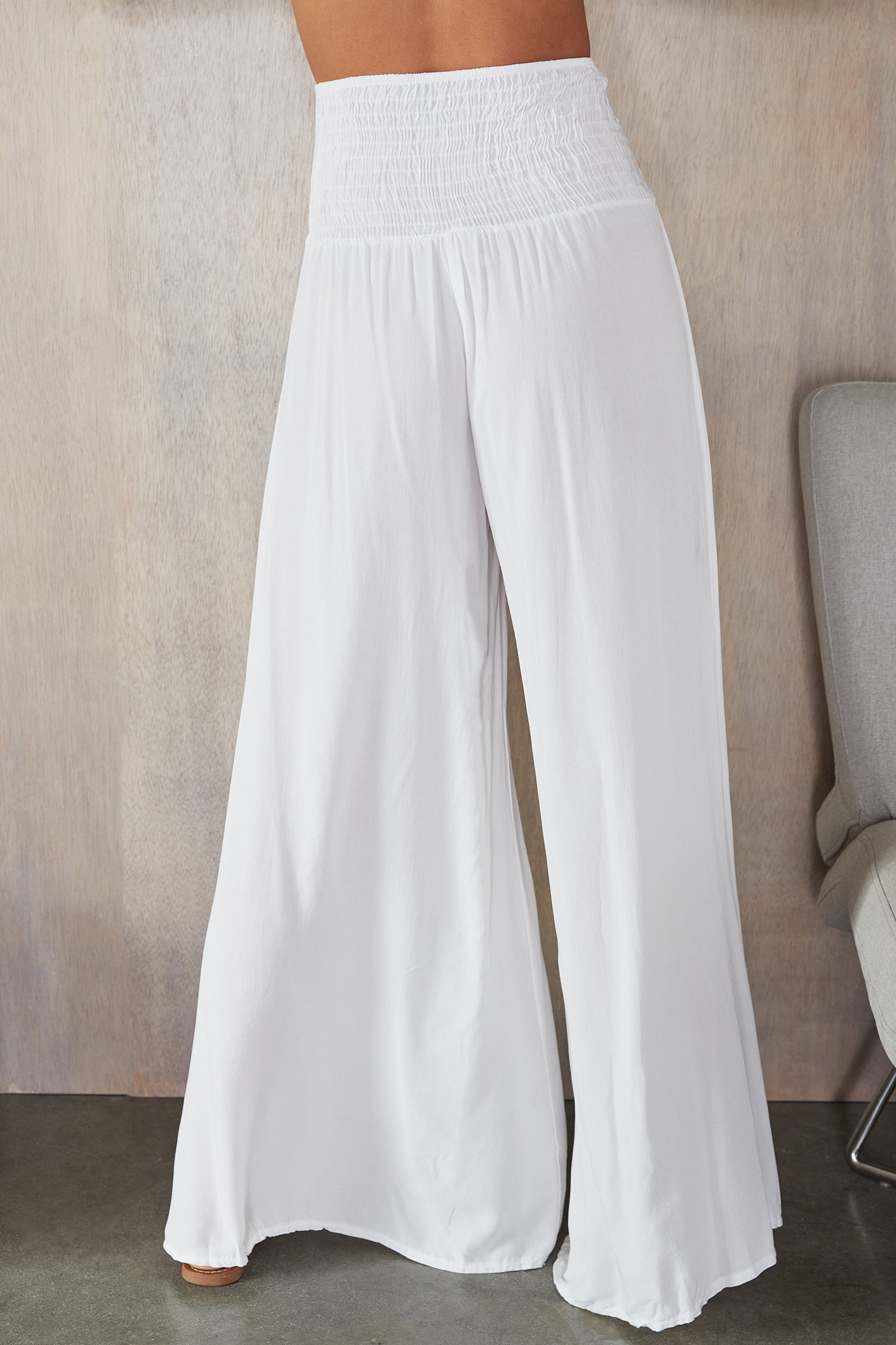 Damenhose mit weitem Bein und gesmoktem Bund-Pants for woman-Alpenkind