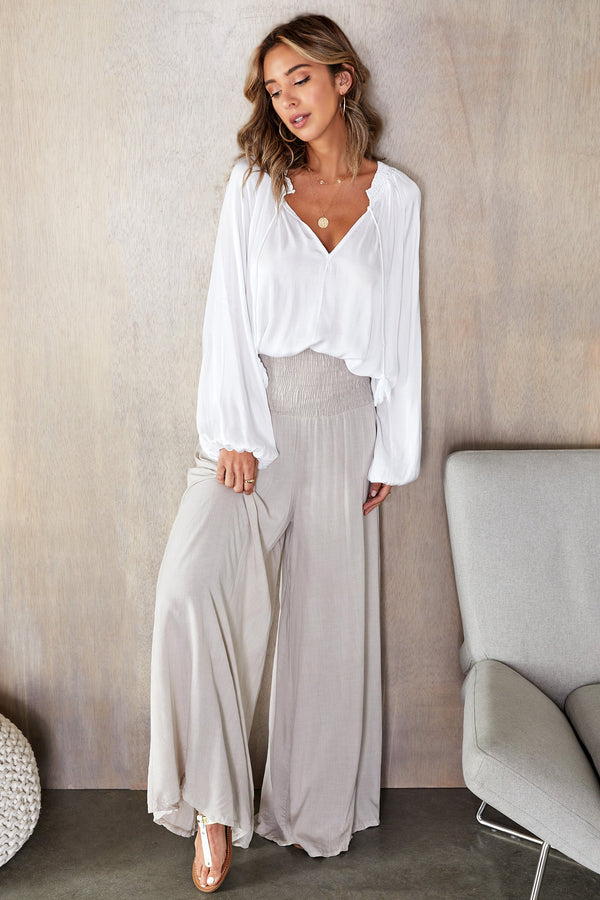 Damenhose mit weitem Bein und gesmoktem Bund-Pants for woman-Alpenkind