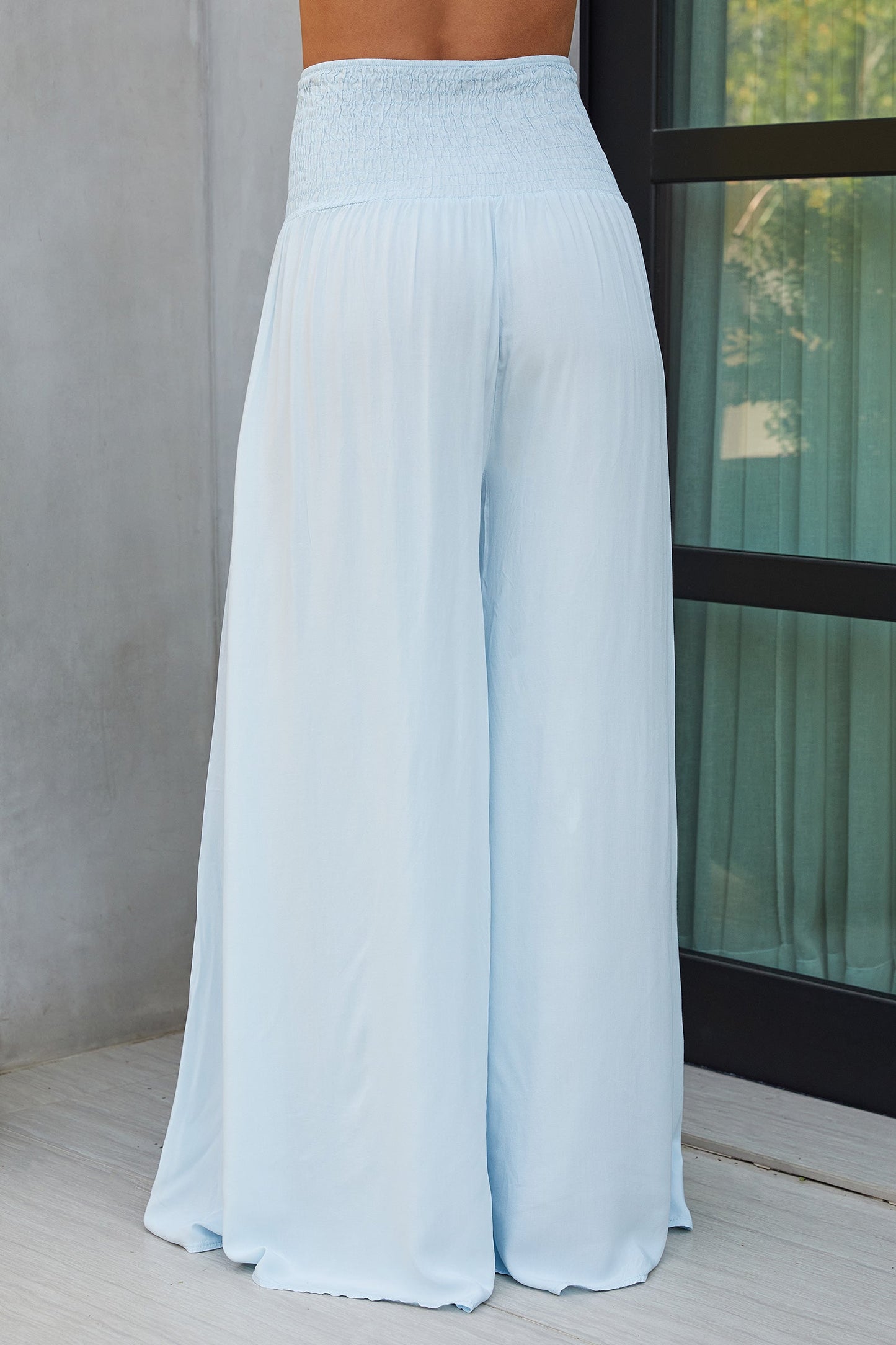 Damenhose mit weitem Bein und gesmoktem Bund-Pants for woman-Alpenkind