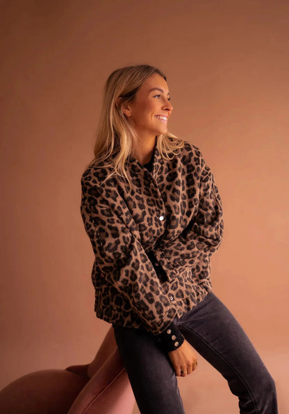 Damenjacke mit Leopardenmuster und Druckknöpfen-Jacket for women-Alpenkind