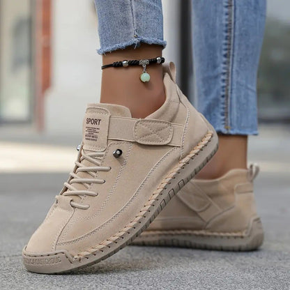 Damskie sneakersy z niską cholewką, sznurowane, z paskiem bocznym-Footwear for women-Alpenkind