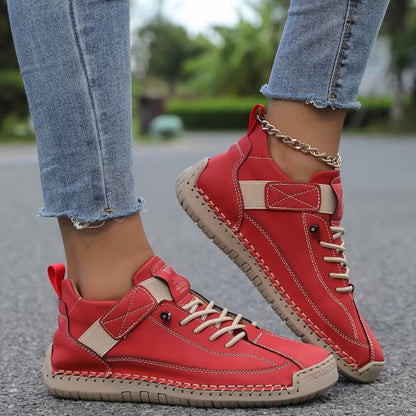 Damskie sneakersy z niską cholewką, sznurowane, z paskiem bocznym-Footwear for women-Alpenkind