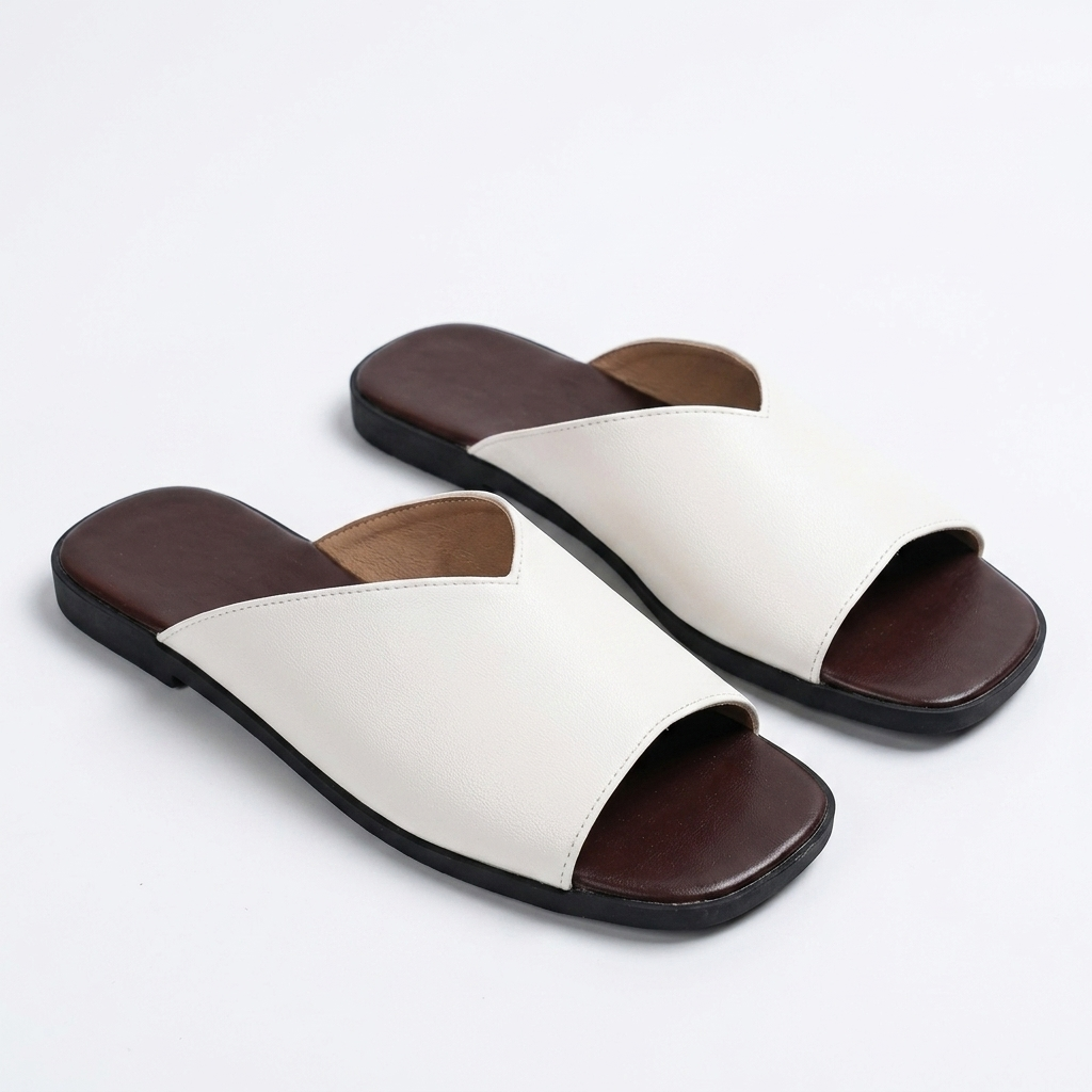 Flache Damen-Pantoletten mit V-Ausschnitt-Footwear for women-Alpenkind