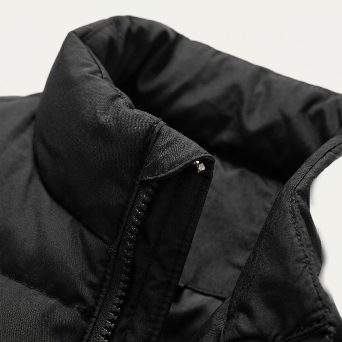 Gepolsterte Herren-Steppweste mit Reißverschlusstaschen-Vests for men-Alpenkind