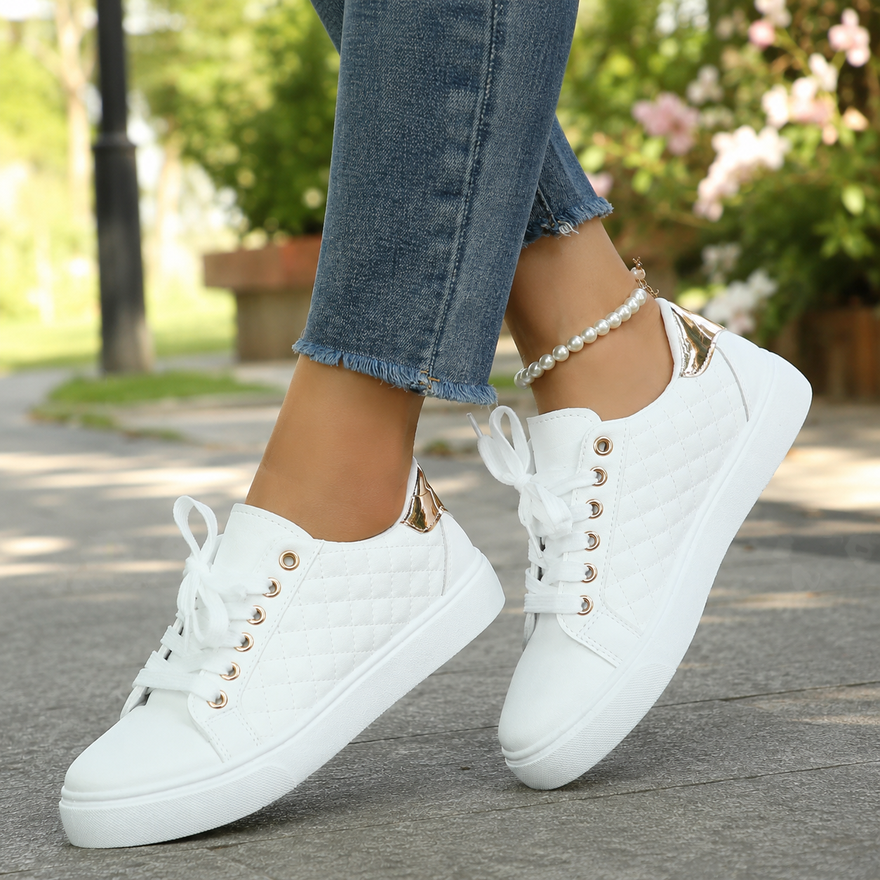 Gesteppte Damen-Sneaker mit niedrigem Schaft-Footwear for women-Alpenkind