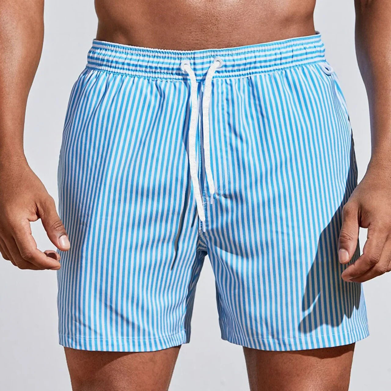 Gestreifte Badeshorts mit Kordelzug für Herren-Swimwear for men-Alpenkind