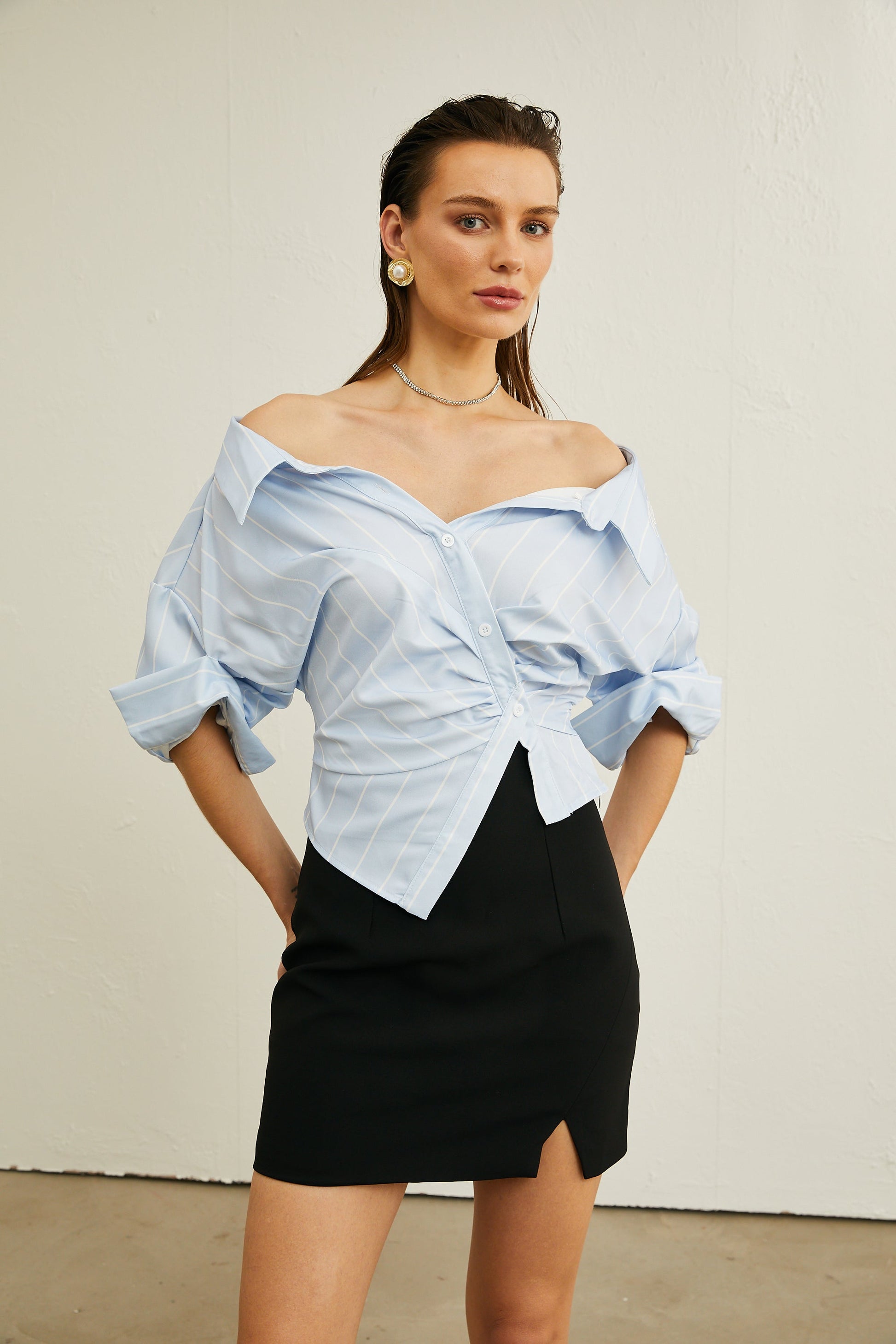 Gestreifte Off-Shoulder-Bluse für Damen mit Kettenträgern-Blouses for women-Alpenkind
