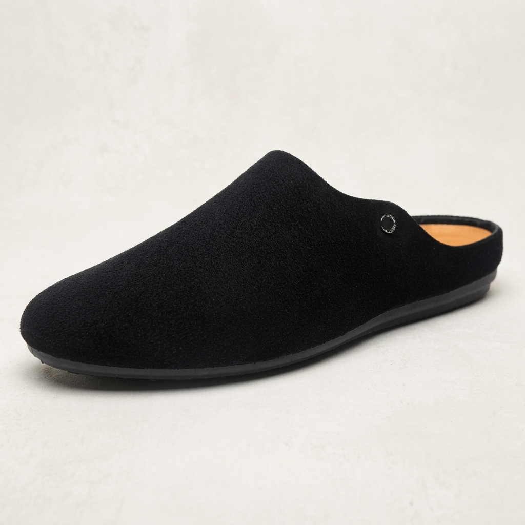 Herren-Mules aus Wildleder mit Metallnieten-Detail-Footwear for men-Alpenkind
