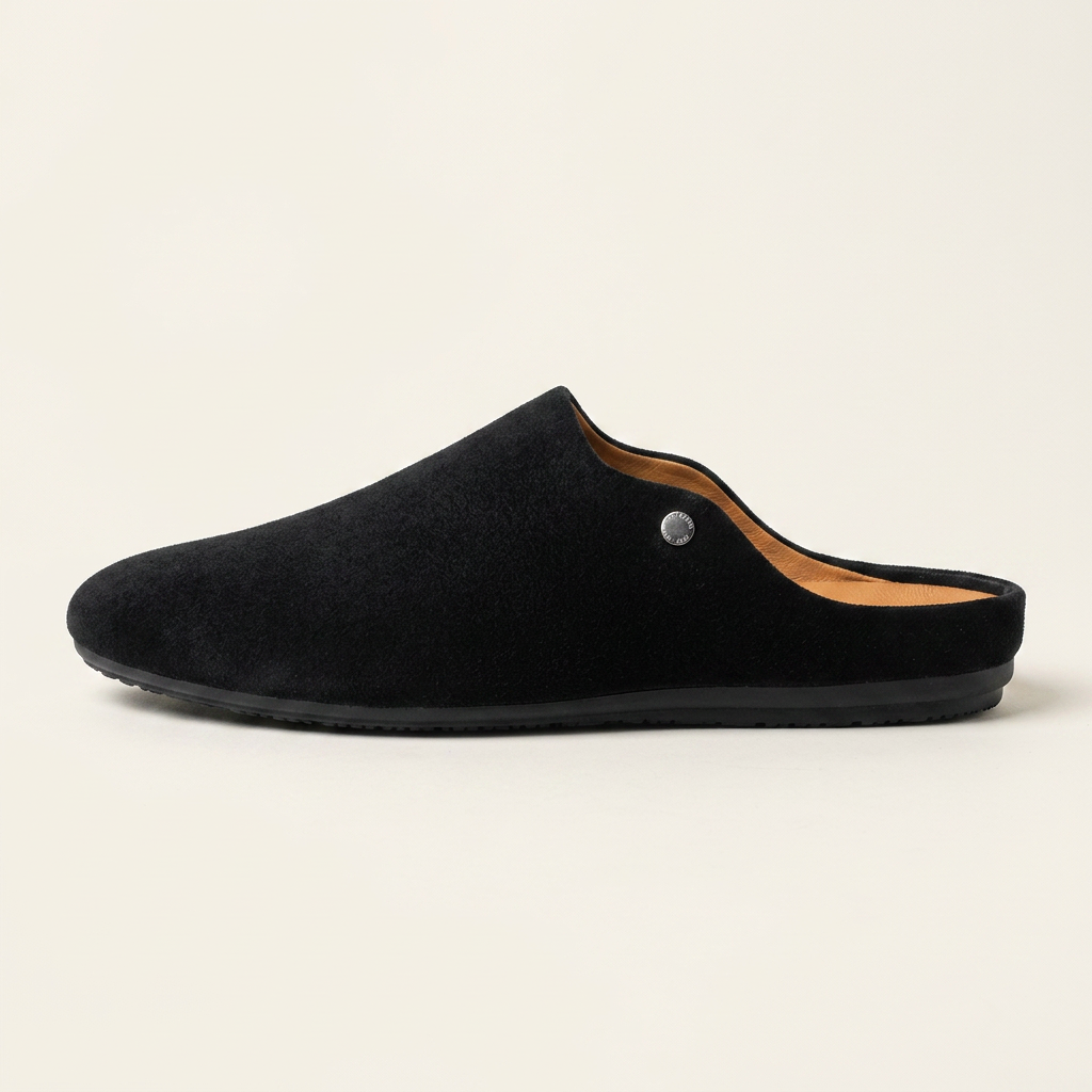 Herren-Mules aus Wildleder mit Metallnieten-Detail-Footwear for men-Alpenkind