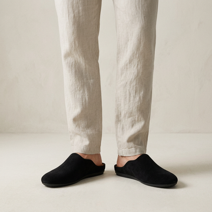 Herren-Mules aus Wildleder mit Metallnieten-Detail-Footwear for men-Alpenkind