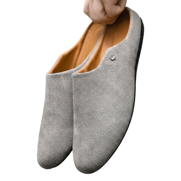 Herren-Mules aus Wildleder mit Metallnieten-Detail-Footwear for men-Alpenkind