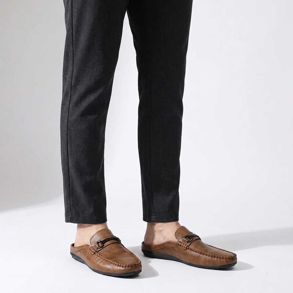 Herren-Mules mit Metall-Detail-Footwear for men-Alpenkind