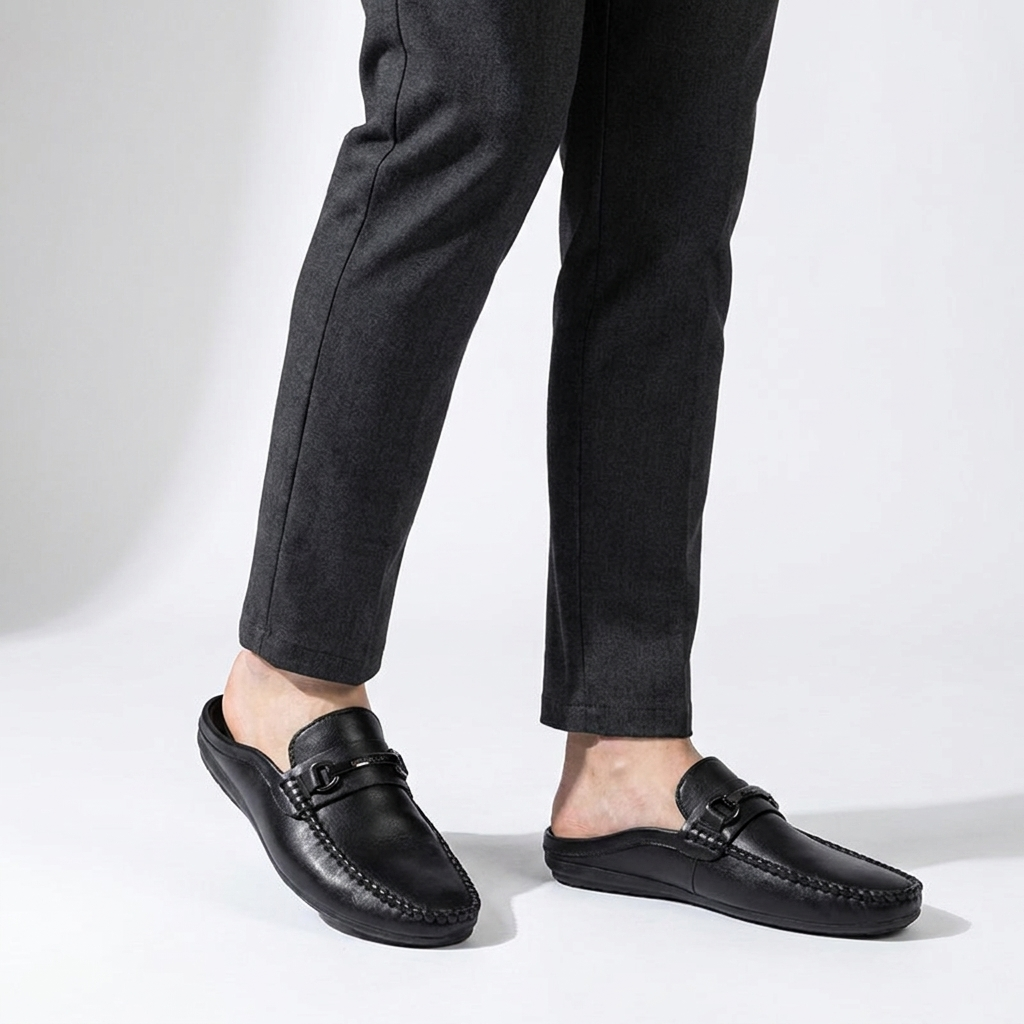 Herren-Mules mit Metall-Detail-Footwear for men-Alpenkind