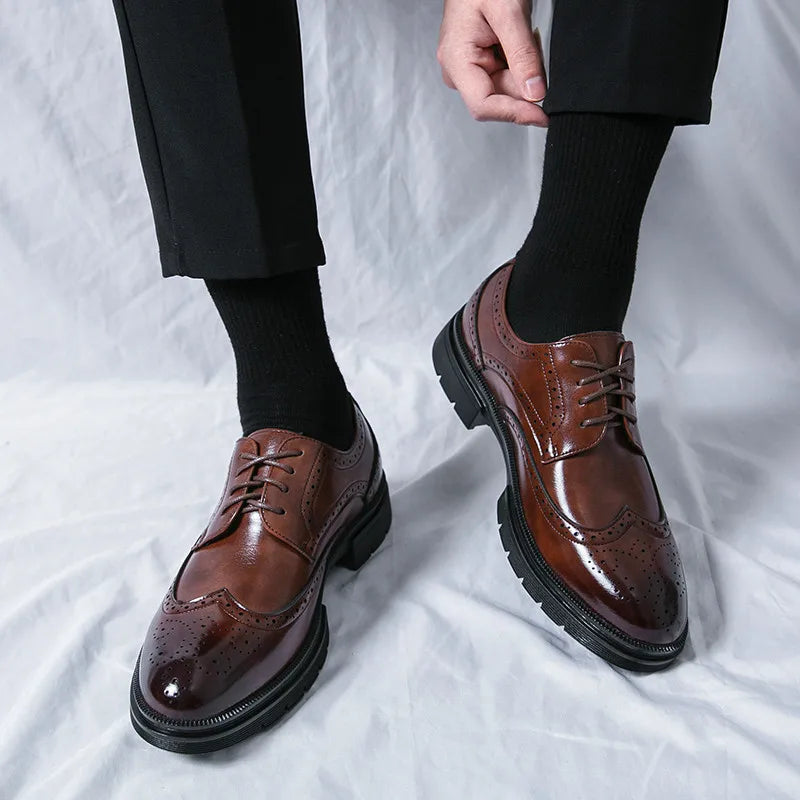 Herren Schnürschuhe mit Wingtip-Details und Perforierter Oberfläche-Footwear for men-Alpenkind