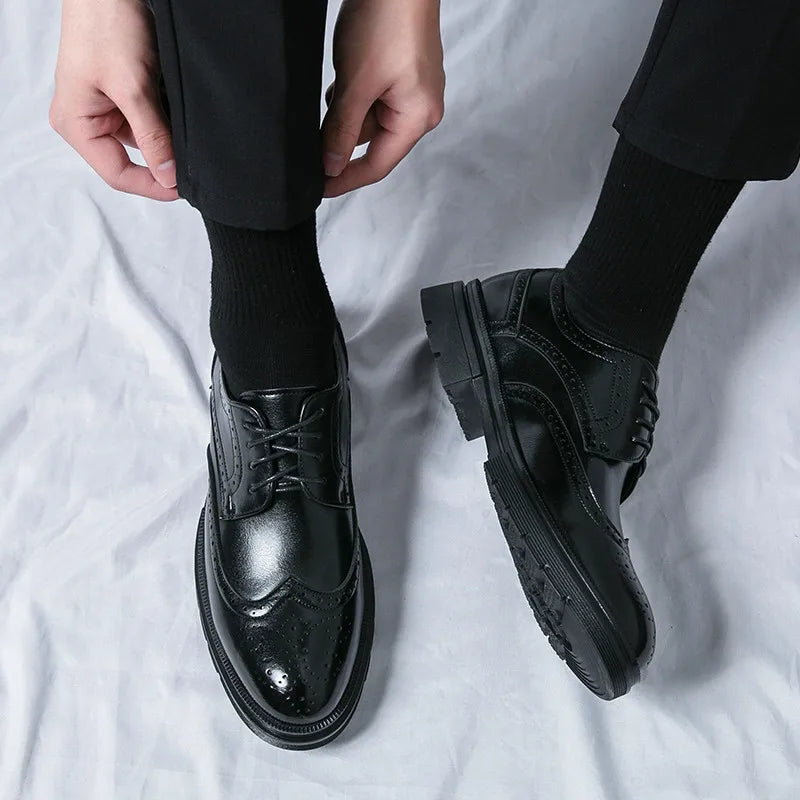 Herren Schnürschuhe mit Wingtip-Details und Perforierter Oberfläche-Footwear for men-Alpenkind