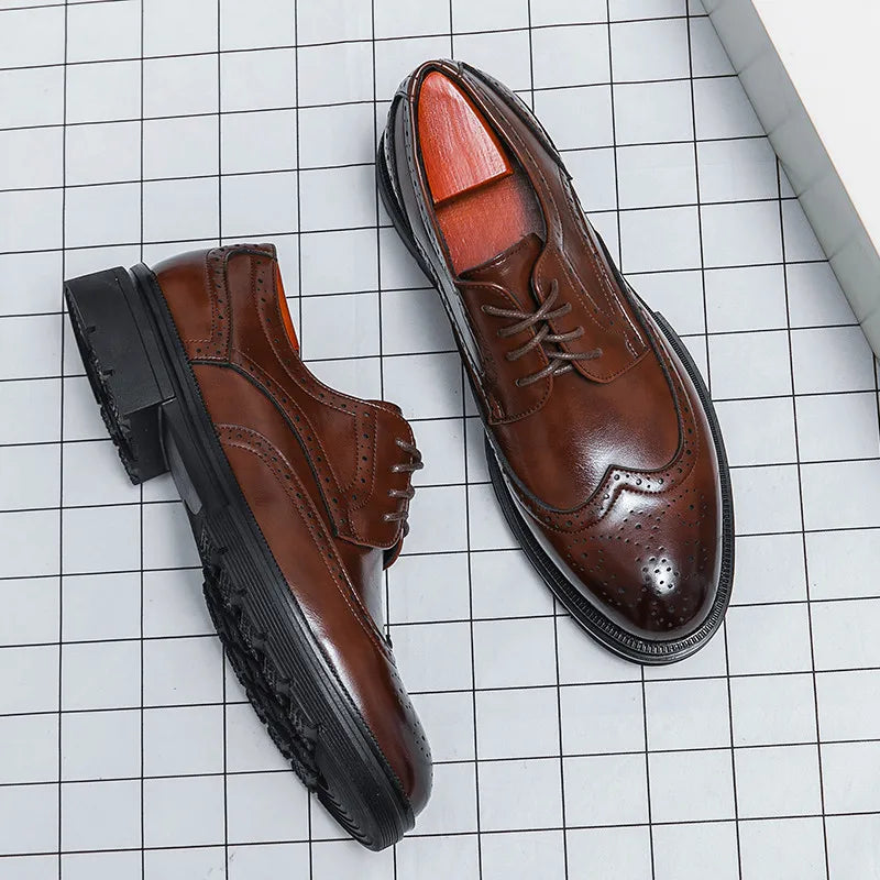 Herren Schnürschuhe mit Wingtip-Details und Perforierter Oberfläche-Footwear for men-Alpenkind