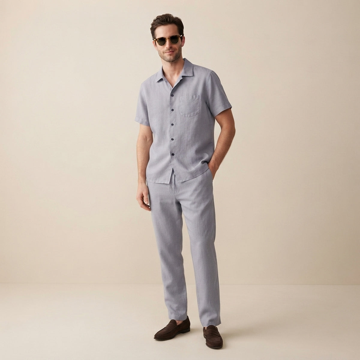 Herren-Set aus kurzärmeligem Hemd mit Knopfleiste und Hose mit Kordelzug-Sets for Men-Alpenkind