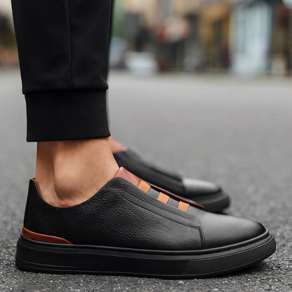 Herren-Slip-On-Sneaker mit Kontrastriemen-Detail-Footwear for men-Alpenkind