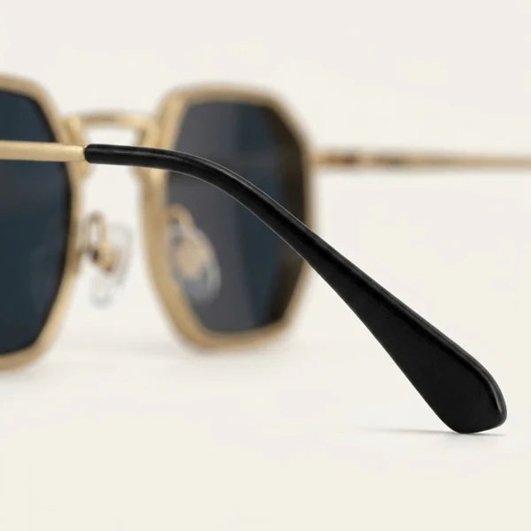 Herren Sonnenbrille mit geometrischer Vollrandfassung und Winkelsteg-Glasses for men-Alpenkind