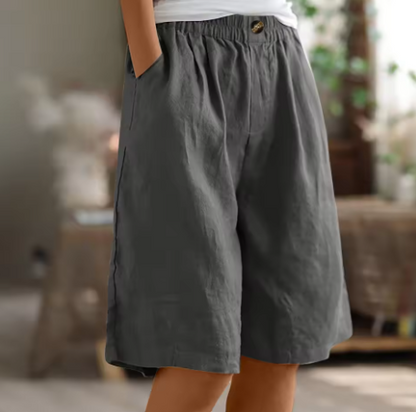 Knielange Damen-Shorts mit elastischem Bund und Knopfleiste-Shorts for women-Alpenkind