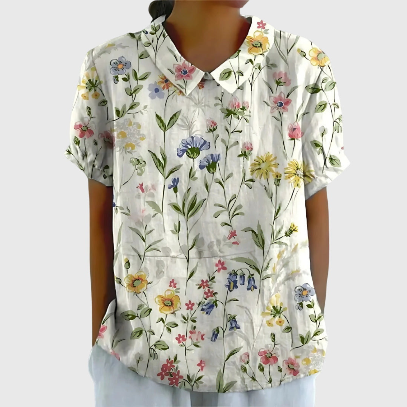 Kurzärmelige Damenbluse mit Blumenmuster und Bubikragen-Blouses for women-Alpenkind
