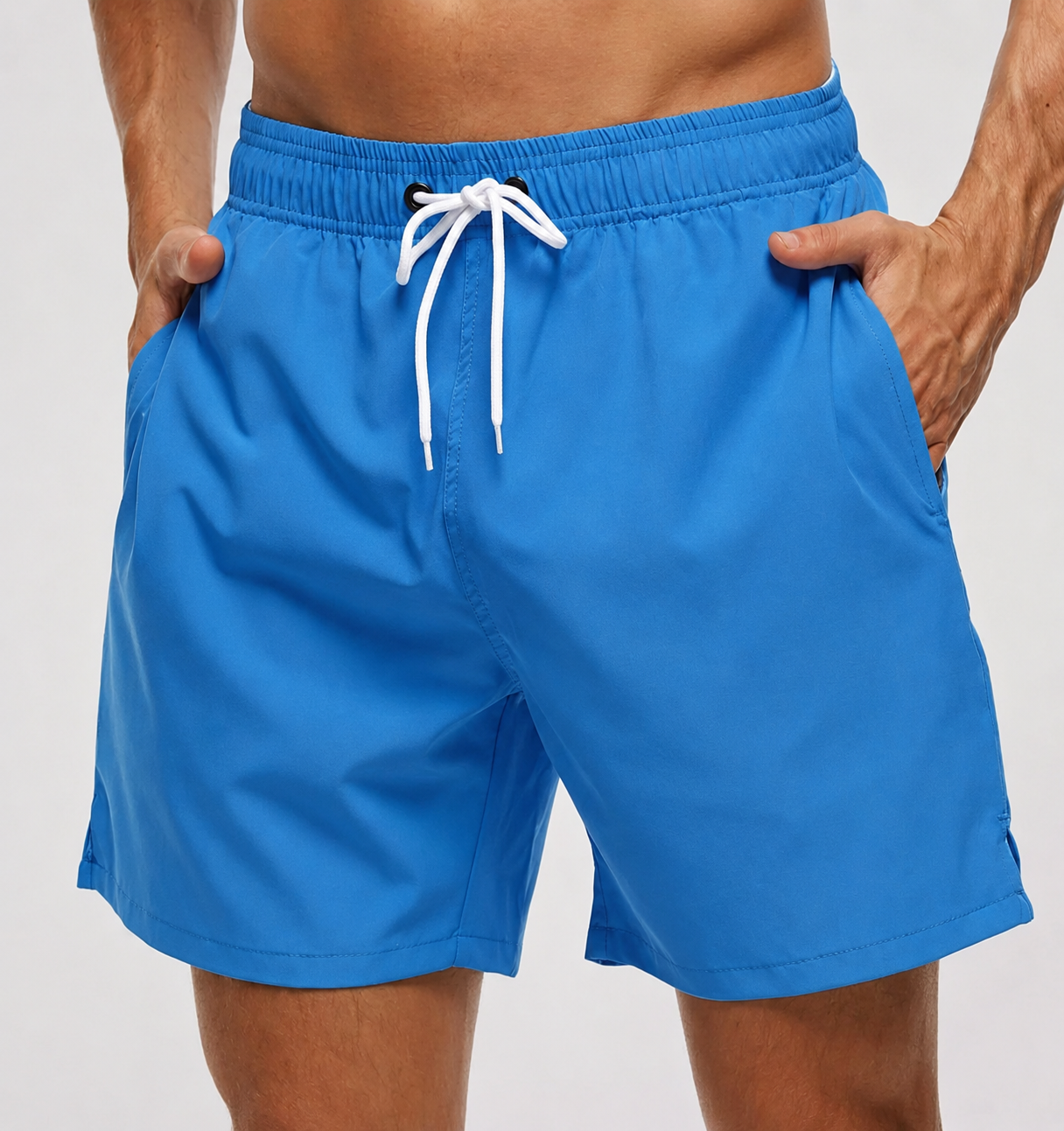 Kurze Herren-Badeshorts mit Kontrastbund-Swimwear for men-Alpenkind