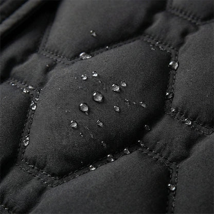 Langer Damen-Steppmantel mit Kapuze und geometrischem Steppmuster-Coats for women-Alpenkind