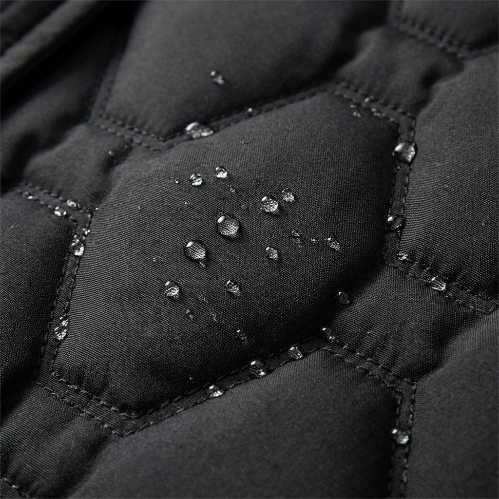 Langer Damen-Steppmantel mit Kapuze und geometrischem Steppmuster-Coats for women-Alpenkind