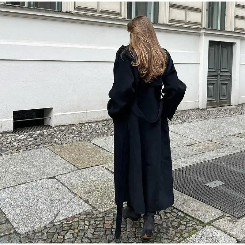 Langer Damen-Trenchcoat mit Gürtelmanschetten-Coats for women-Alpenkind