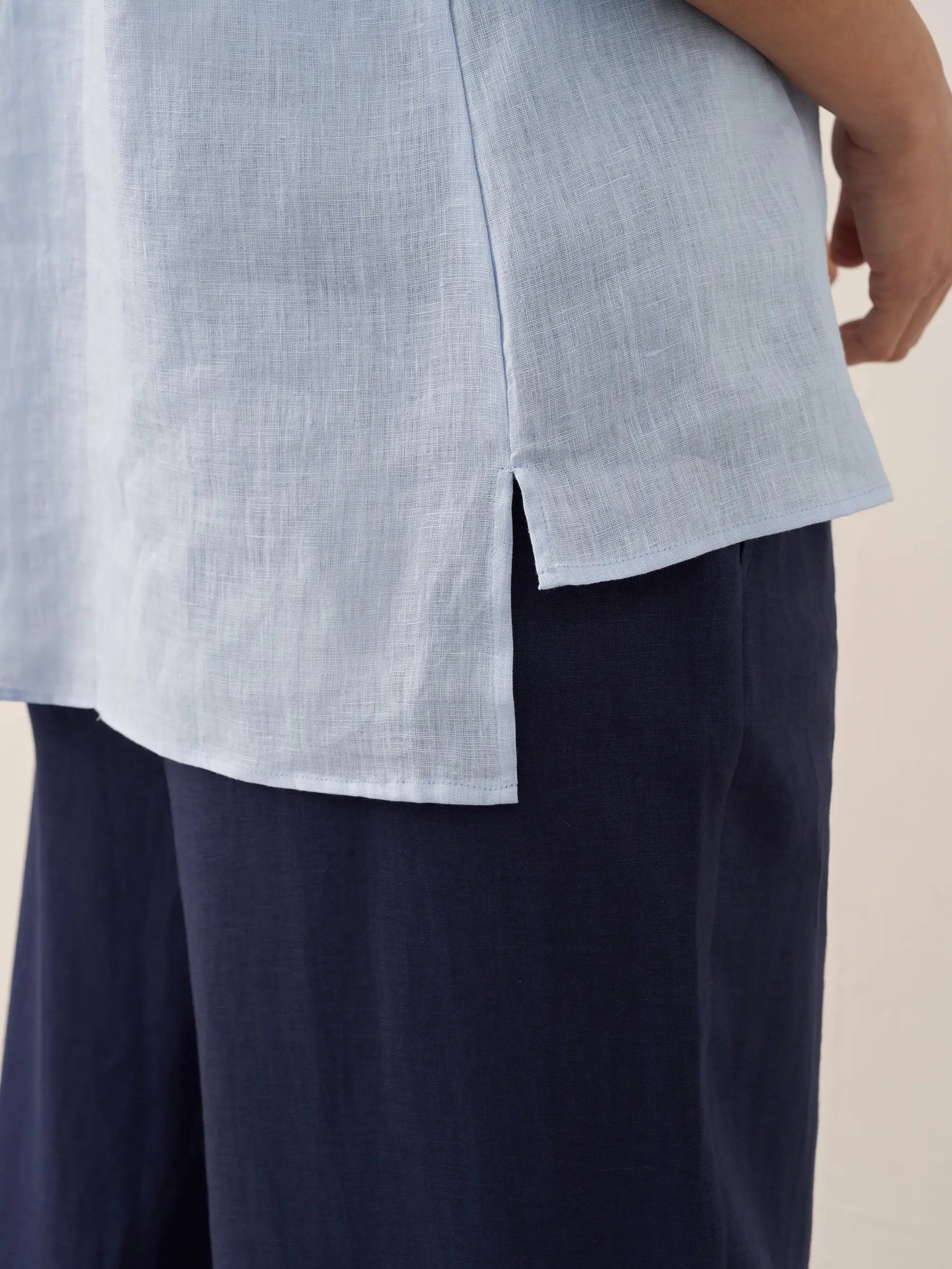 Leinen-Tunika mit V-Ausschnitt für Damen-Shirts for women-Alpenkind