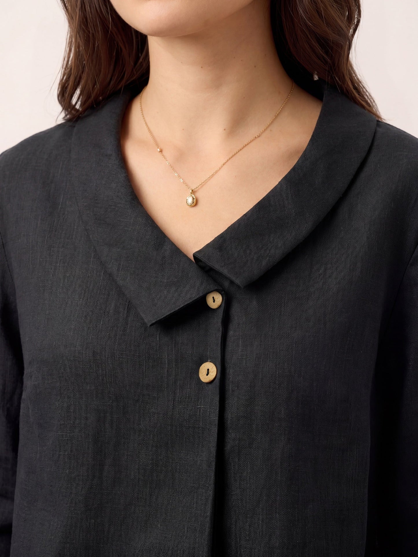 Leinentop für Damen mit asymmetrischem Kragen-Tops for women-Alpenkind