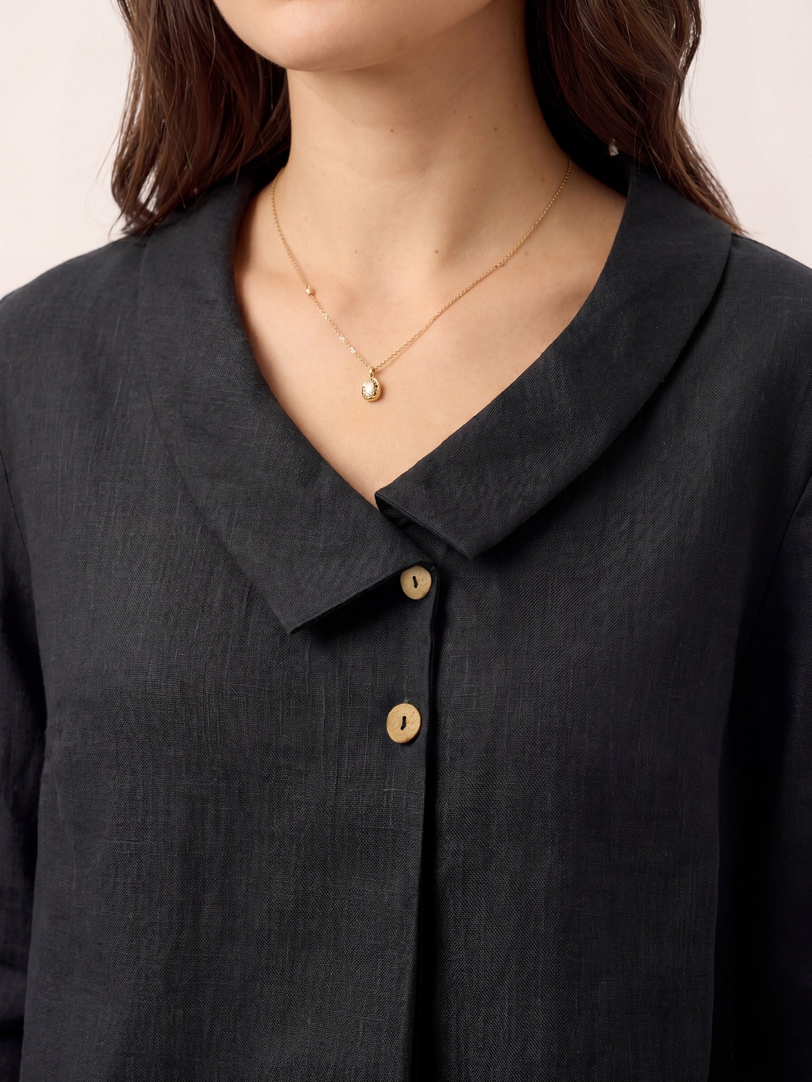 Leinentop für Damen mit asymmetrischem Kragen-Tops for women-Alpenkind