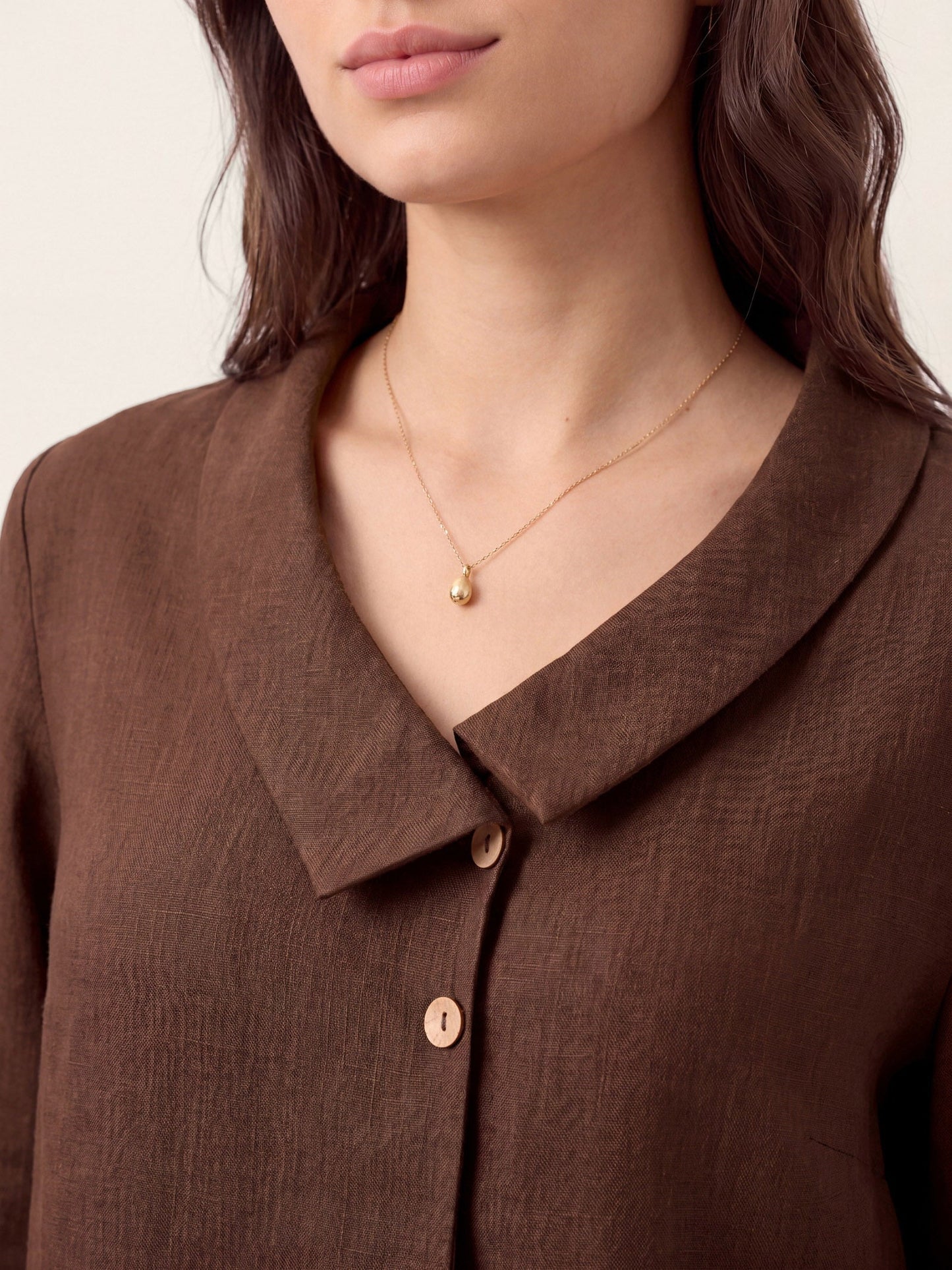 Leinentop für Damen mit asymmetrischem Kragen-Tops for women-Alpenkind