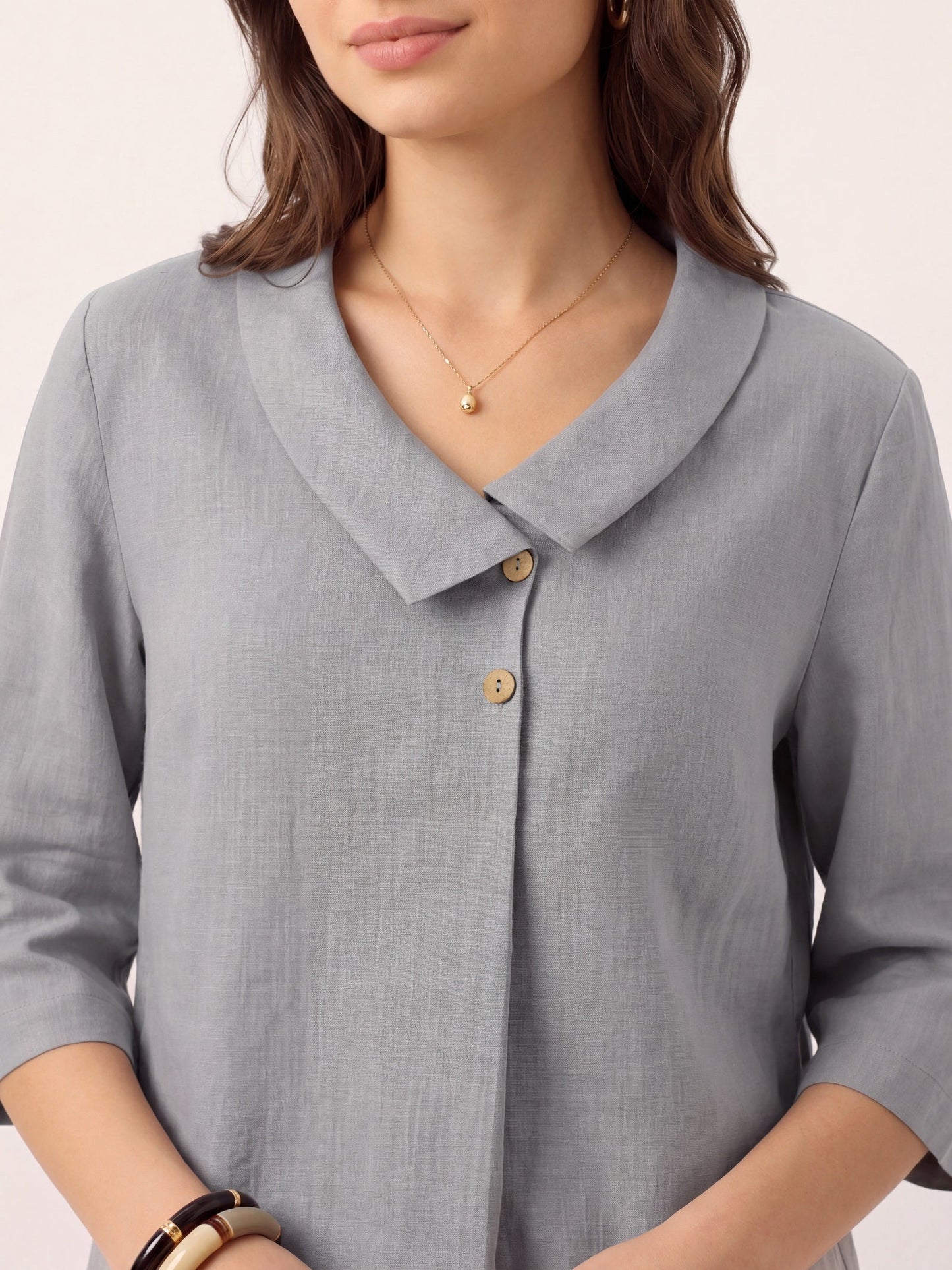 Leinentop für Damen mit asymmetrischem Kragen-Tops for women-Alpenkind