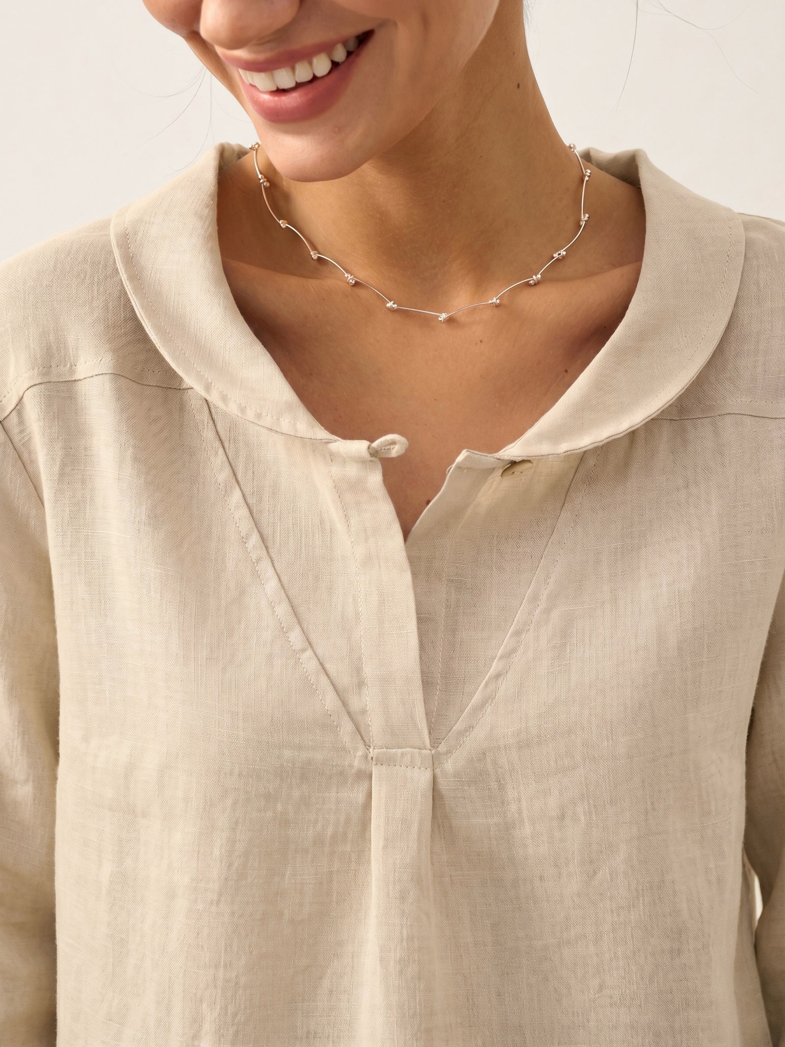 Leinentop für Damen mit Schalkragen und V-Ausschnitt-Tops for women-Alpenkind