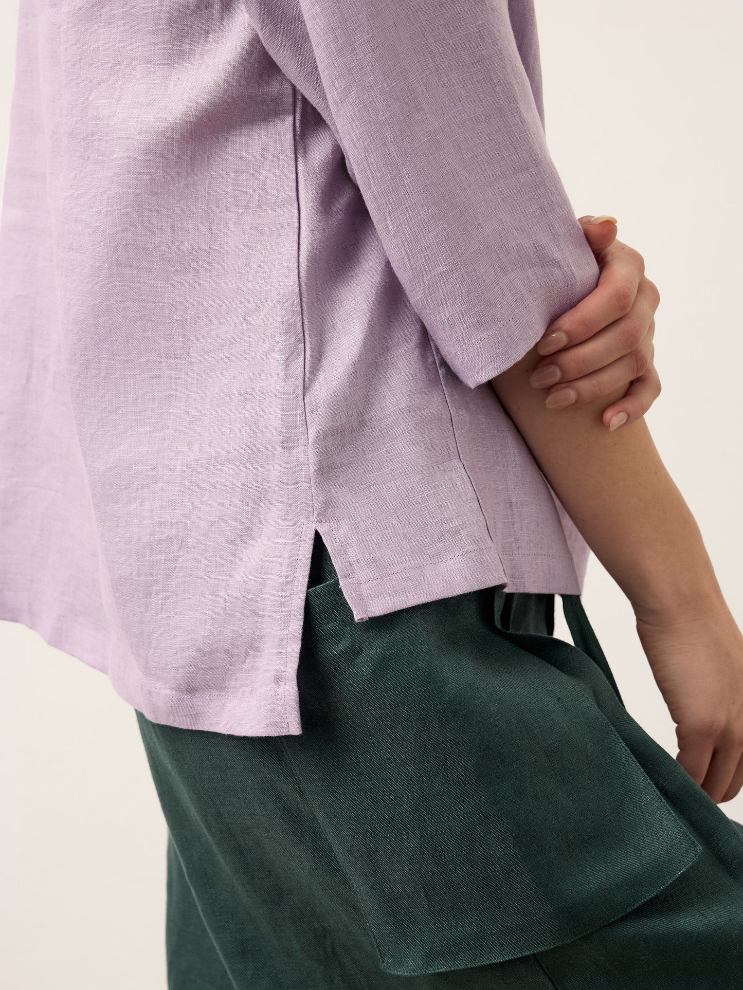 Leinentop für Damen mit Schalkragen und V-Ausschnitt-Tops for women-Alpenkind