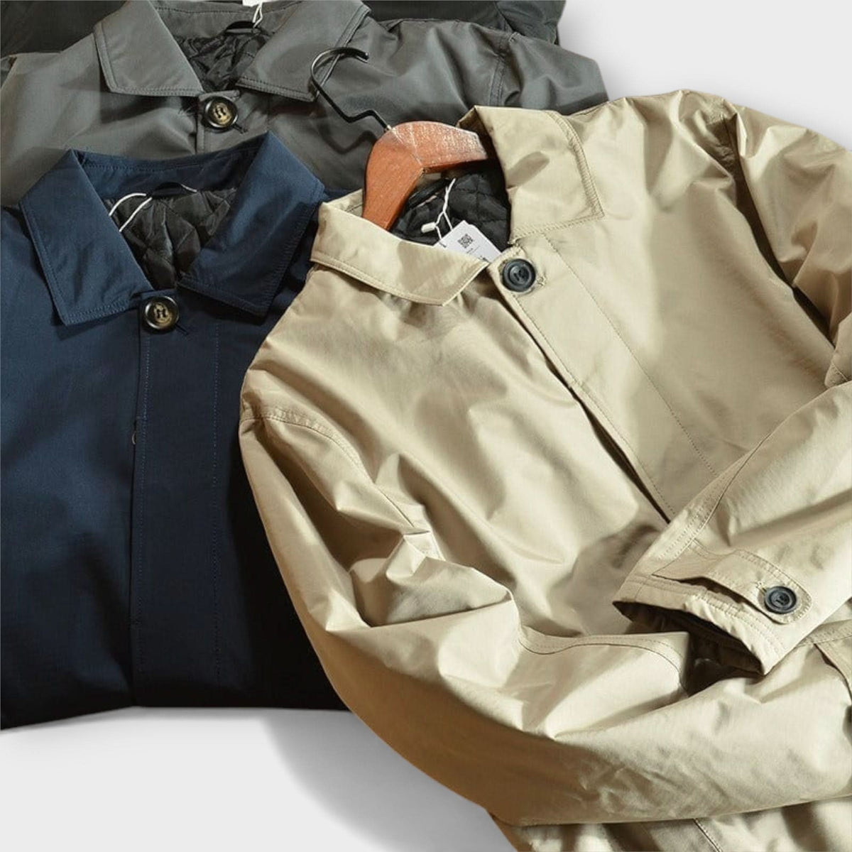 Mittellanger Herrenmantel mit Knopfleiste-Coats for men-Alpenkind