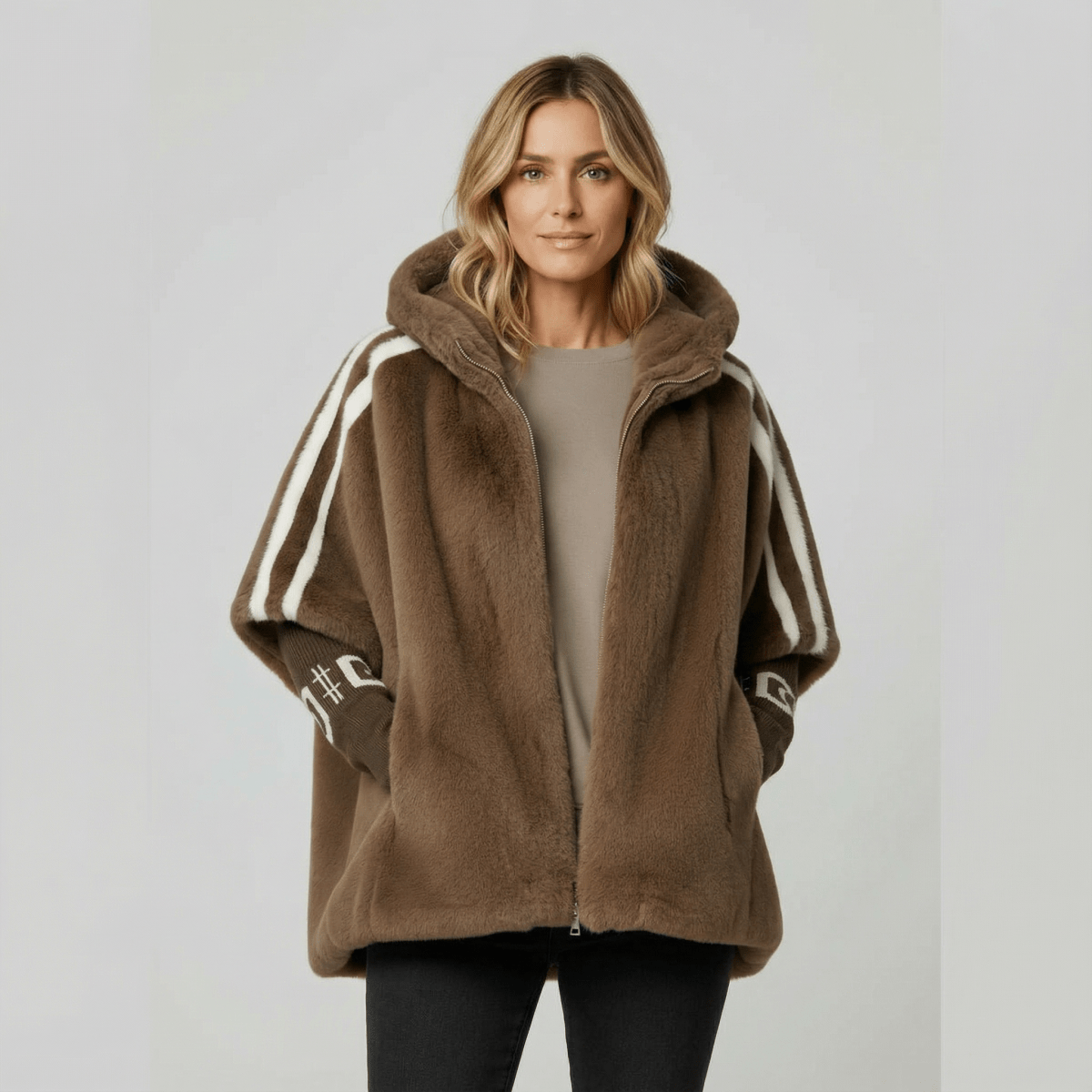 Oversized Damenjacke aus Kunstfell mit Kapuze-Jacket for women-Alpenkind