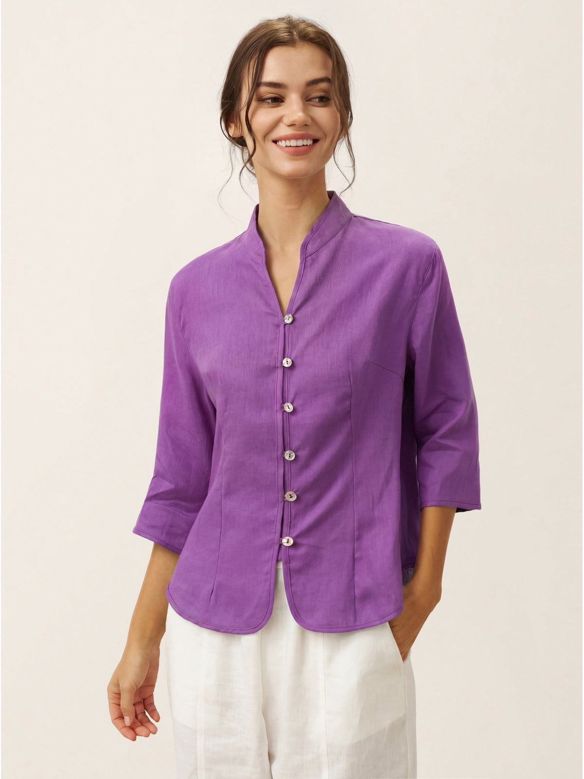 Tailliertes Damen-Leinenhemd mit Stehkragen-Shirts for women-Alpenkind