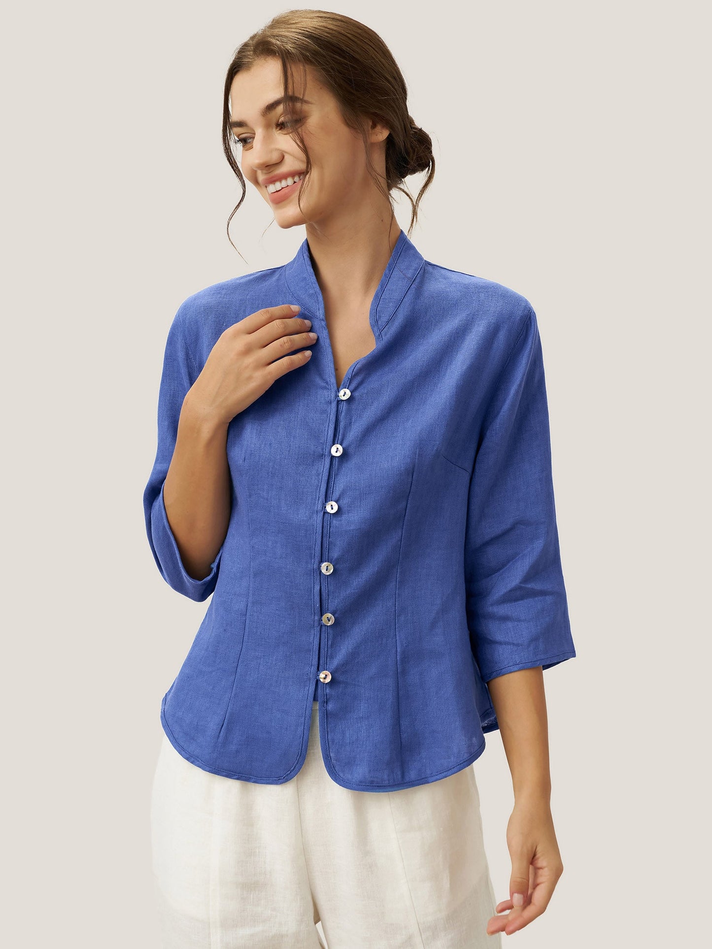 Tailliertes Damen-Leinenhemd mit Stehkragen-Shirts for women-Alpenkind